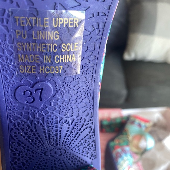 Hot Chocolate Design - Dragonfly Heels - Picture 5 of 6